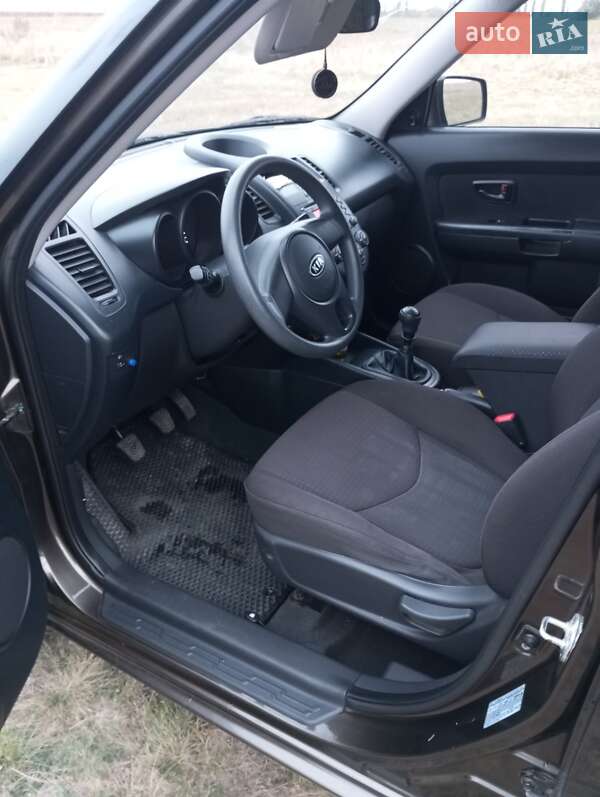Внедорожник / Кроссовер Kia Soul 2011 в Голованевске