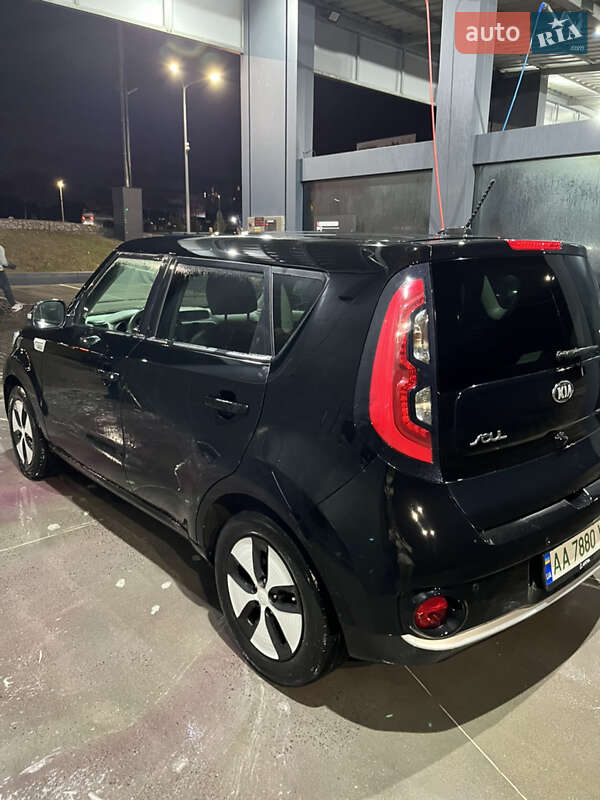 Внедорожник / Кроссовер Kia Soul 2016 в Киеве