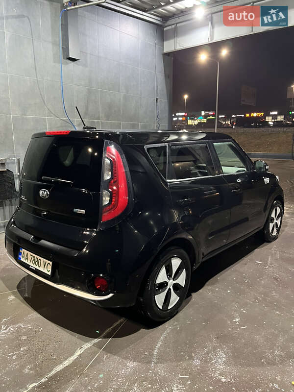 Внедорожник / Кроссовер Kia Soul 2016 в Киеве