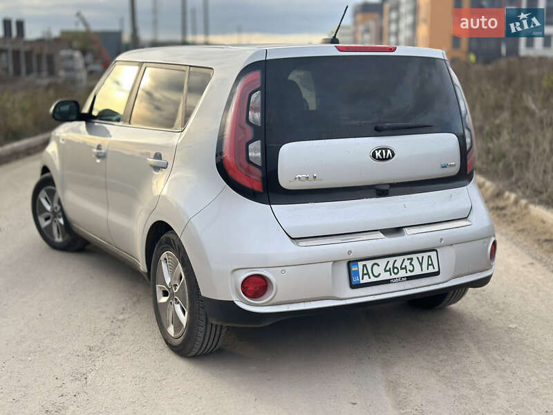 Внедорожник / Кроссовер Kia Soul 2017 в Ровно