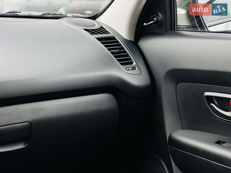 Позашляховик / Кросовер Kia Soul 2011 в Харкові