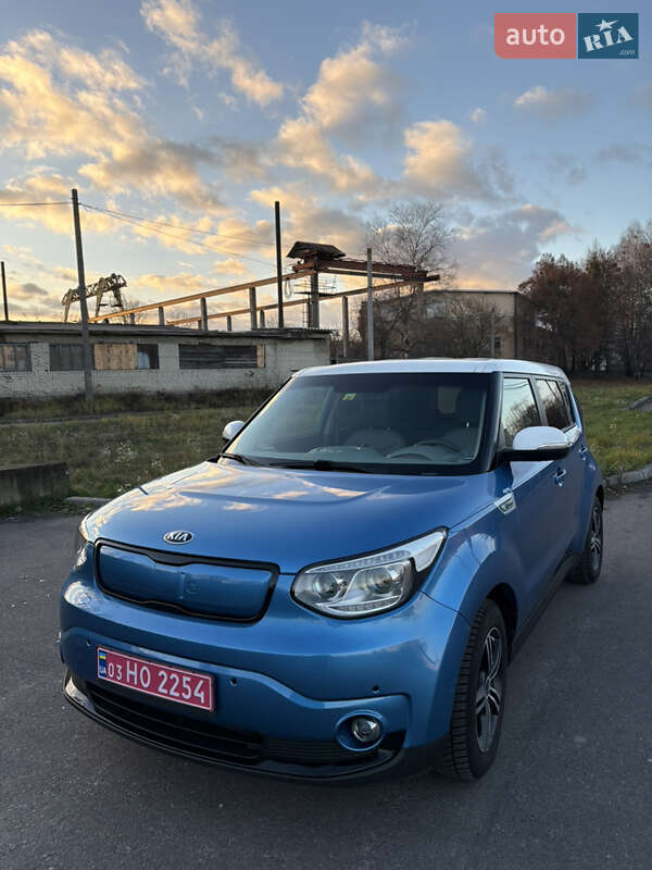 Внедорожник / Кроссовер Kia Soul 2015 в Ровно