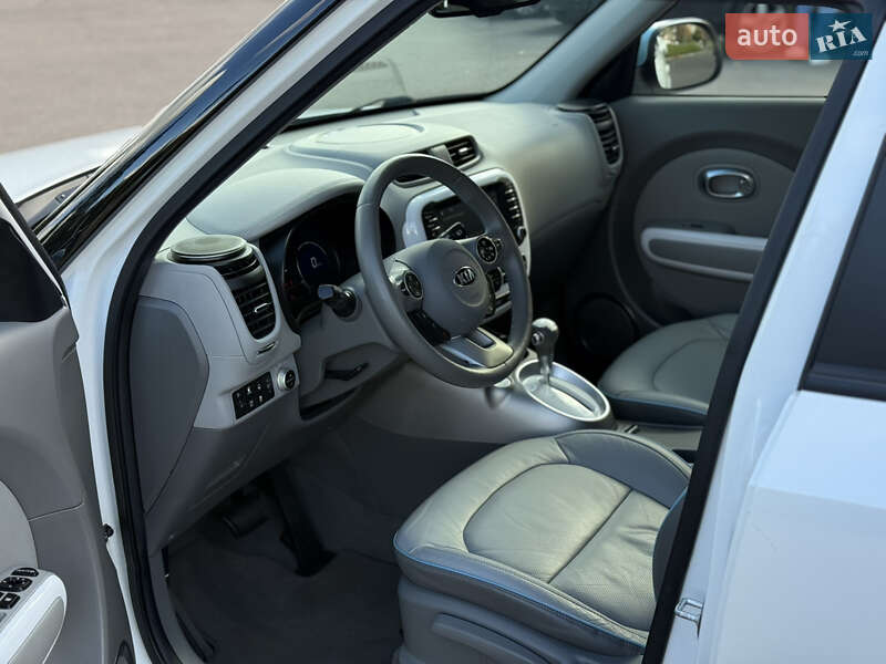 Внедорожник / Кроссовер Kia Soul 2016 в Ровно фото 14 Внедорожник / Кроссовер Kia Soul 2016 в Ровно