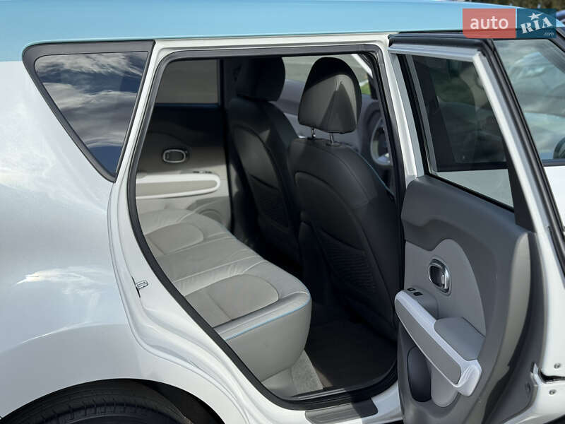 Внедорожник / Кроссовер Kia Soul 2016 в Ровно фото 19 Внедорожник / Кроссовер Kia Soul 2016 в Ровно