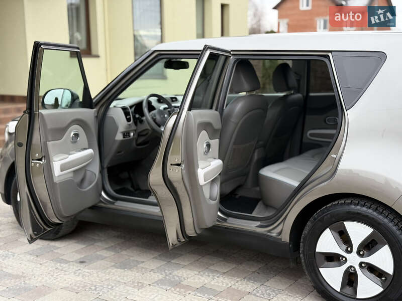 Внедорожник / Кроссовер Kia Soul 2015 в Ивано-Франковске