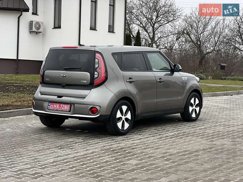 Позашляховик / Кросовер Kia Soul 2016 в Рівному