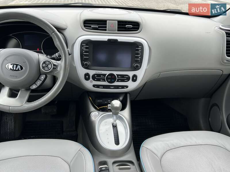 Позашляховик / Кросовер Kia Soul 2016 в Рівному