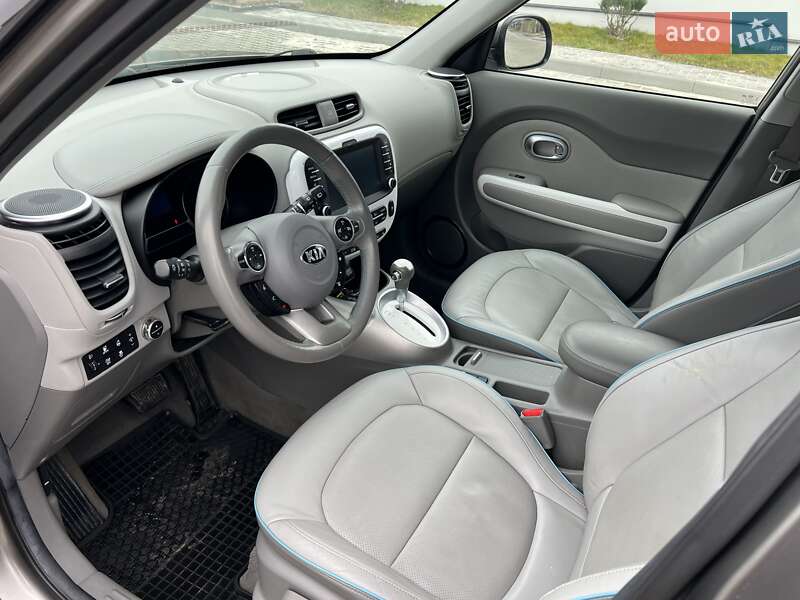 Позашляховик / Кросовер Kia Soul 2016 в Рівному