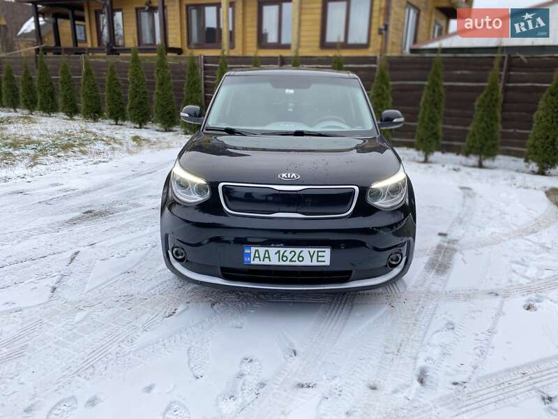 Позашляховик / Кросовер Kia Soul 2015 в Києві