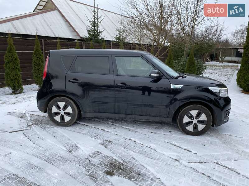 Позашляховик / Кросовер Kia Soul 2015 в Києві