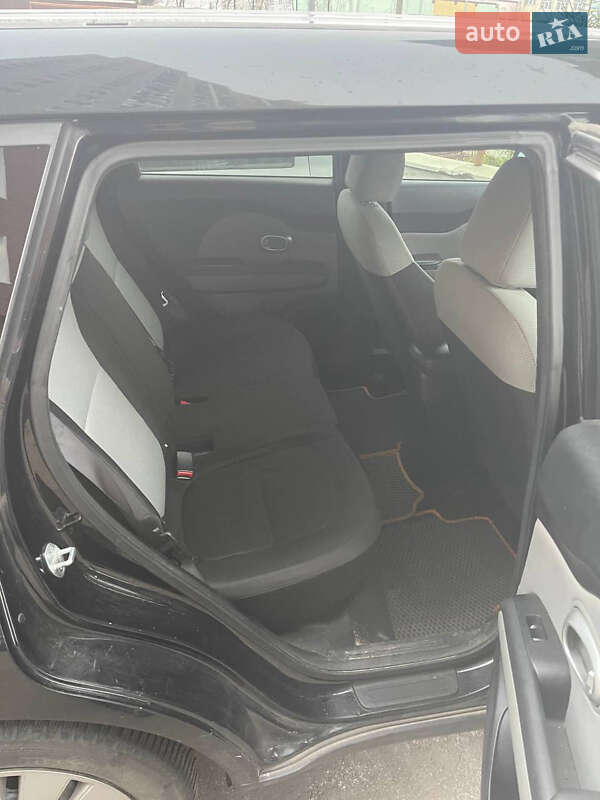 Позашляховик / Кросовер Kia Soul 2014 в Києві