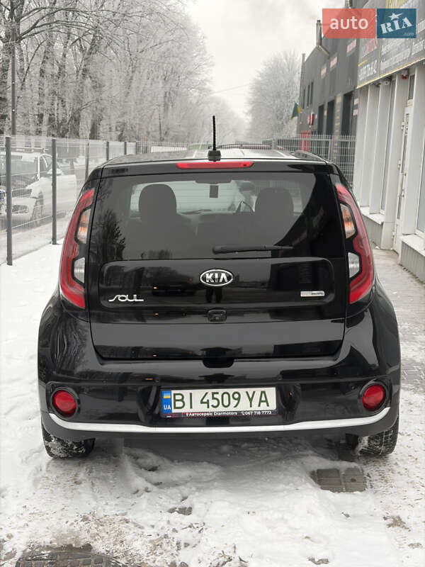 Внедорожник / Кроссовер Kia Soul 2017 в Полтаве