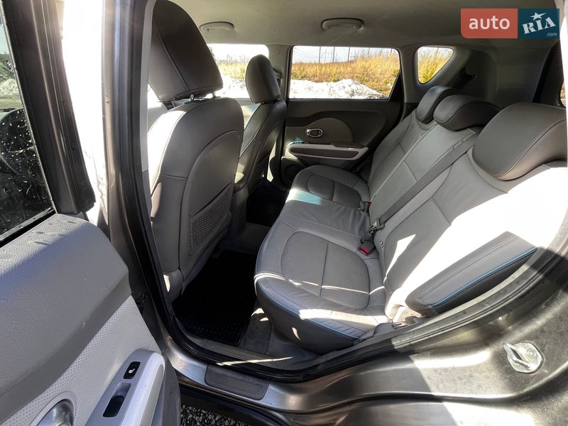 Внедорожник / Кроссовер Kia Soul 2015 в Ровно