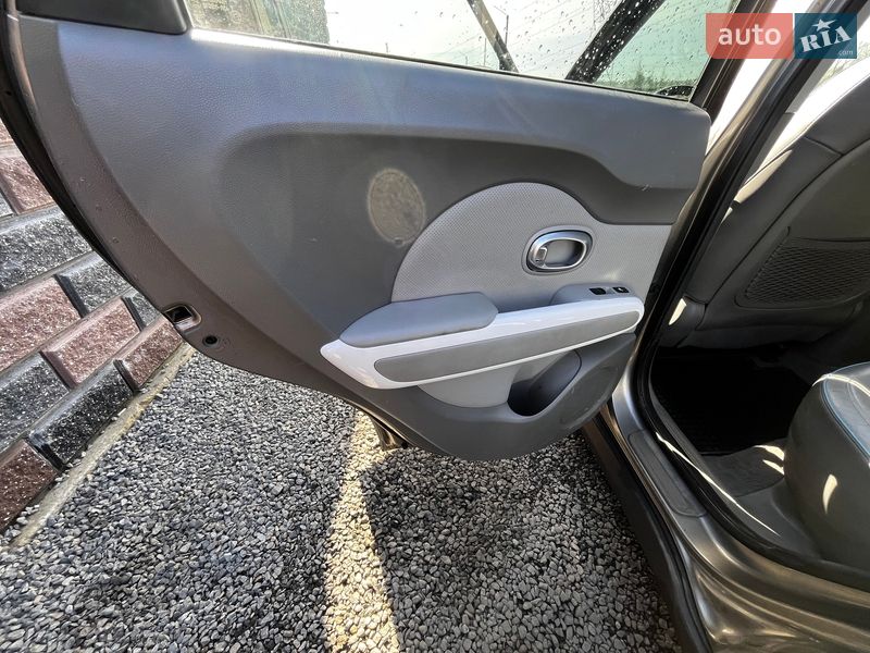 Внедорожник / Кроссовер Kia Soul 2015 в Ровно