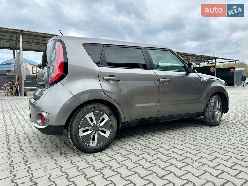 Внедорожник / Кроссовер Kia Soul 2017 в Каменец-Подольском фото 6 Внедорожник / Кроссовер Kia Soul 2017 в Каменец-Подольском