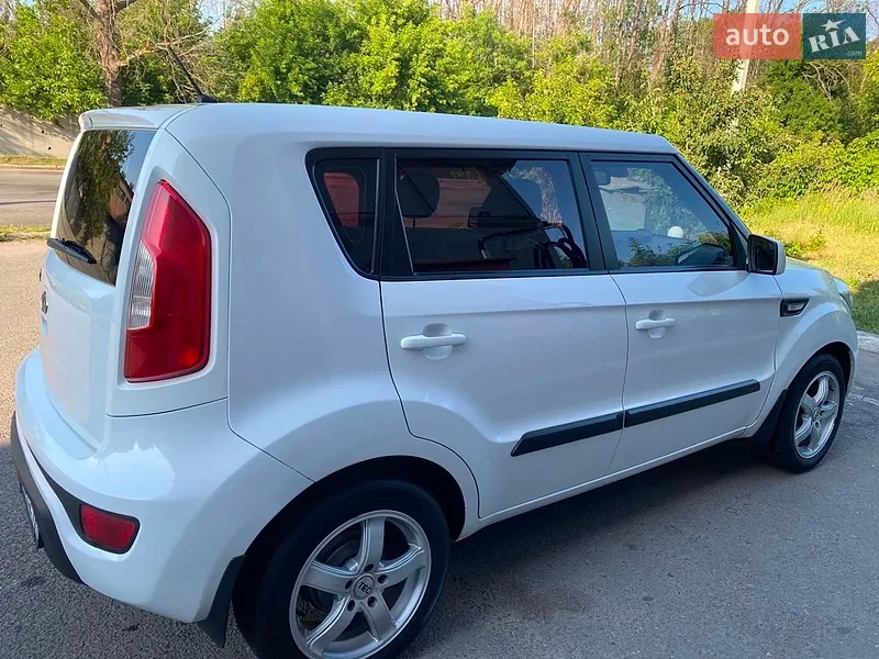 Kia Soul 2012 VIN KNAJT811AC7423788 фото оголошення 11 з 61