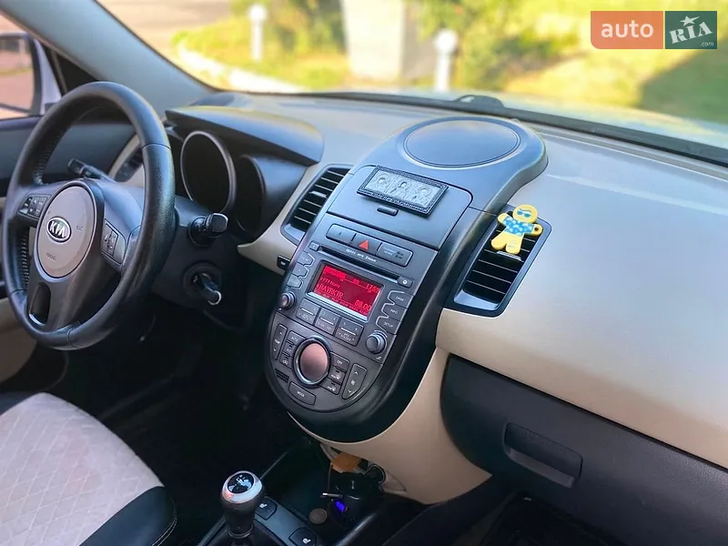 Kia Soul 2012 VIN KNAJT811AC7423788 фото оголошення 17 з 61