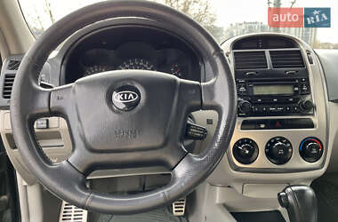 Хэтчбек Kia Spectra 2004 в 