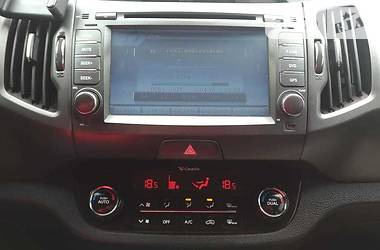 Позашляховик / Кросовер Kia Sportage 2012 в 