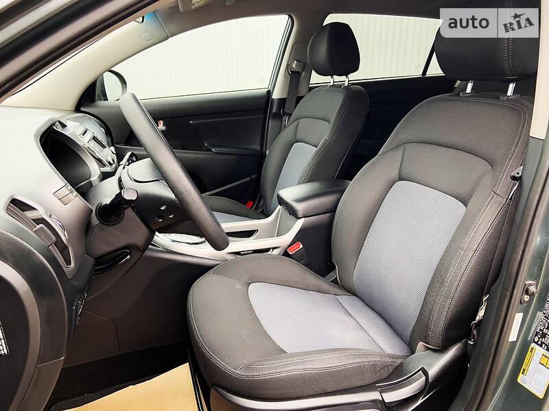 Позашляховик / Кросовер Kia Sportage 2014 в Чернівцях