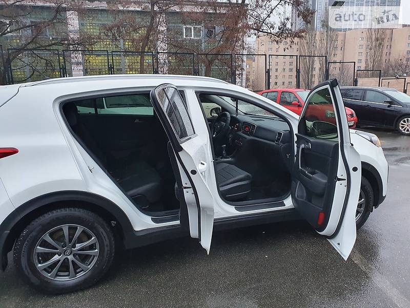 Позашляховик / Кросовер Kia Sportage 2017 в Києві