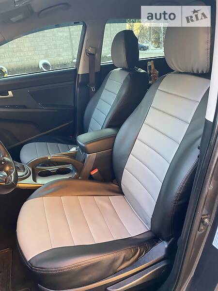 Внедорожник / Кроссовер Kia Sportage 2013 в Мариуполе