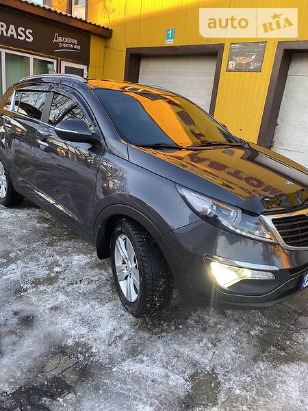 Внедорожник / Кроссовер Kia Sportage 2013 в Мариуполе