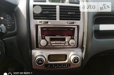 Позашляховик / Кросовер Kia Sportage 2006 в 