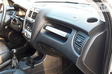 Позашляховик / Кросовер Kia Sportage 2007 в 