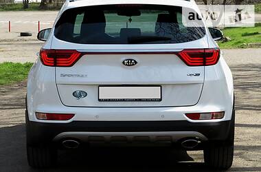 Позашляховик / Кросовер Kia Sportage 2017 в 