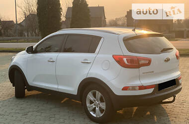 Позашляховик / Кросовер Kia Sportage 2011 в 