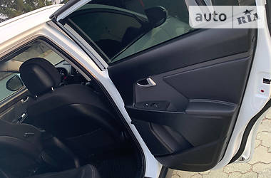 Позашляховик / Кросовер Kia Sportage 2011 в 