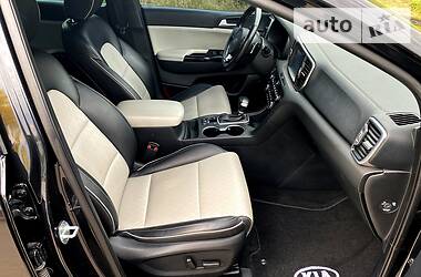 Позашляховик / Кросовер Kia Sportage 2017 в 