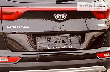 Позашляховик / Кросовер Kia Sportage 2016 в 