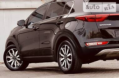 Позашляховик / Кросовер Kia Sportage 2016 в 