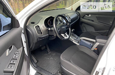 Позашляховик / Кросовер Kia Sportage 2015 в 