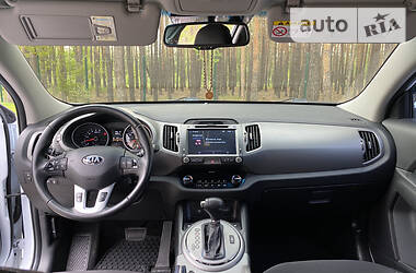 Позашляховик / Кросовер Kia Sportage 2015 в 