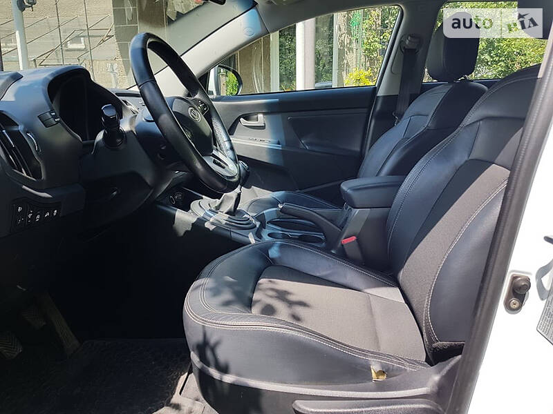 Внедорожник / Кроссовер Kia Sportage 2011 в Сумах