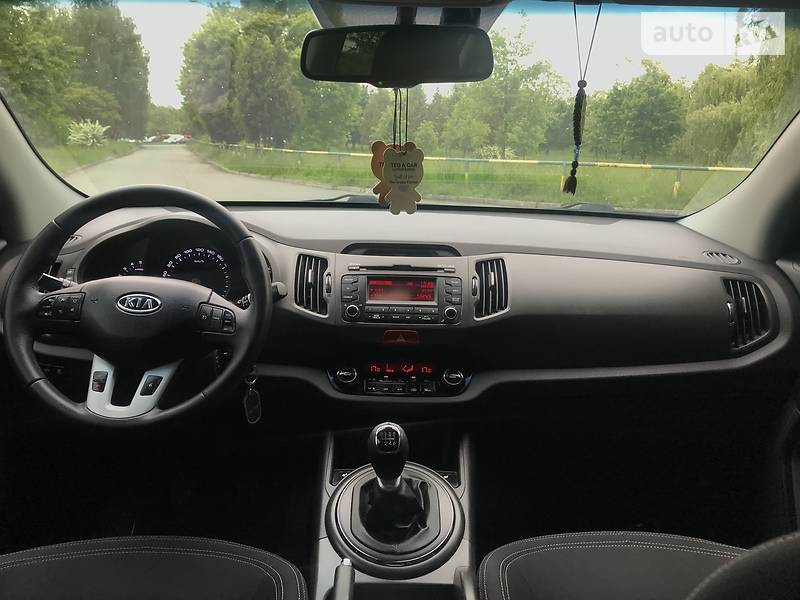 Позашляховик / Кросовер Kia Sportage 2011 в Рівному
