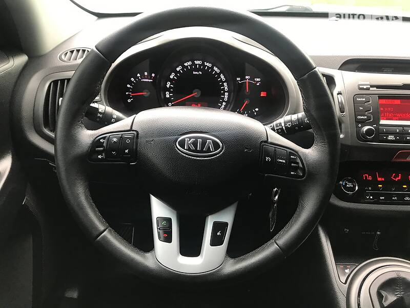 Позашляховик / Кросовер Kia Sportage 2011 в Рівному