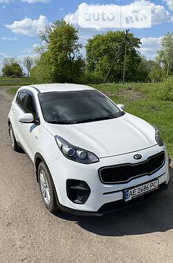 Внедорожник / Кроссовер Kia Sportage 2016 в Краснограде