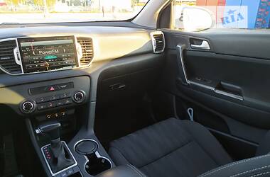 Позашляховик / Кросовер Kia Sportage 2016 в 