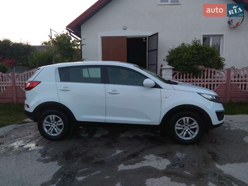 Внедорожник / Кроссовер Kia Sportage 2012 в Ивано-Франковске