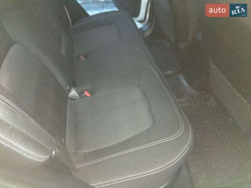 Внедорожник / Кроссовер Kia Sportage 2012 в Ивано-Франковске