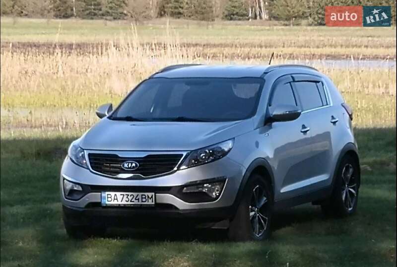 Внедорожник / Кроссовер Kia Sportage 2010 в Кременчуге