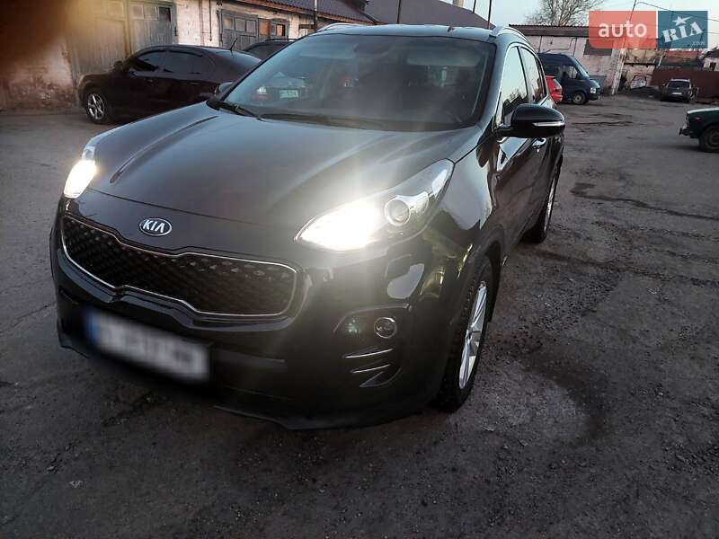 Внедорожник / Кроссовер Kia Sportage 2016 в Полтаве