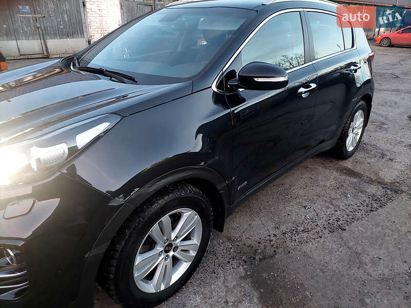 Внедорожник / Кроссовер Kia Sportage 2016 в Полтаве