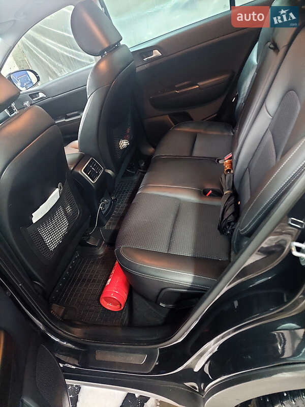 Внедорожник / Кроссовер Kia Sportage 2016 в Полтаве