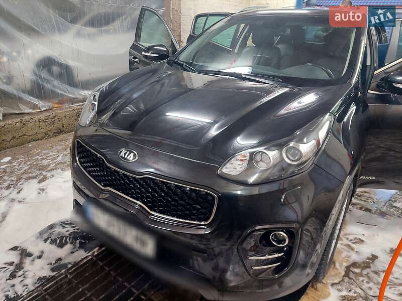 Внедорожник / Кроссовер Kia Sportage 2016 в Полтаве