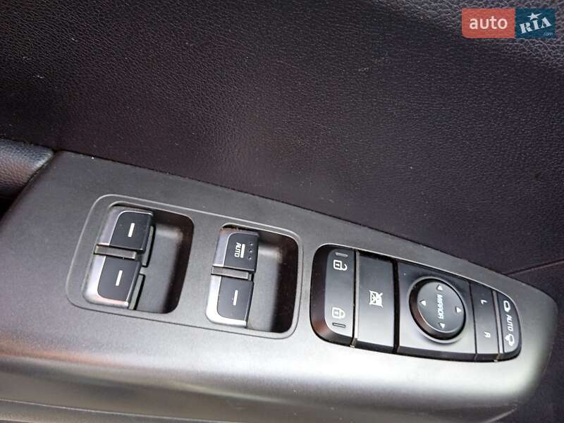 Внедорожник / Кроссовер Kia Sportage 2016 в Одессе